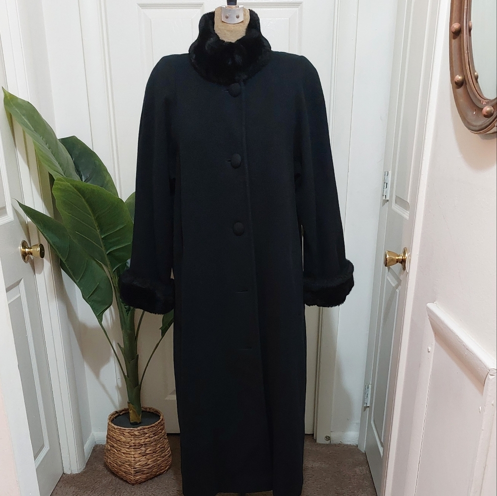 Albert Nipon Black Long Coat with Faux Fur Trim Size 6 - Picture 5 of 12